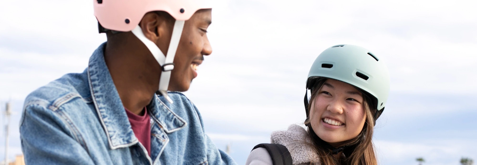 casque coloré vélo et trottinette bandeau